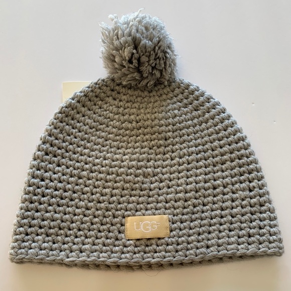 Ugg Light Gray Knit Hat w/Pom Pom - Picture 1 of 2